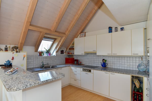Grosszügige Maisonette-Wohnung mit schöner Aussicht an zentraler Lage 7