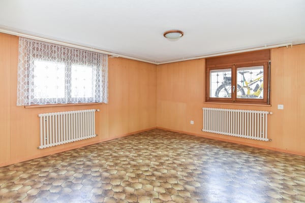 Gepflegtes Zweifamilienhaus mit vielen Parkplätzen an bevorzugter Lage 10