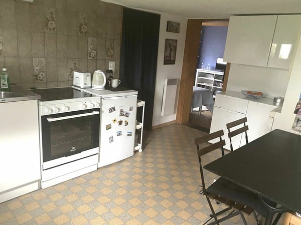 Charmantes Zweifamilienhaus mit optionaler Landparzelle 2