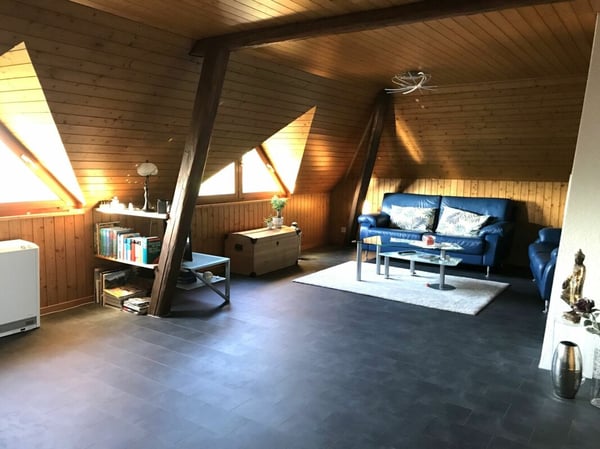 Charmantes Zweifamilienhaus mit optionaler Landparzelle 11