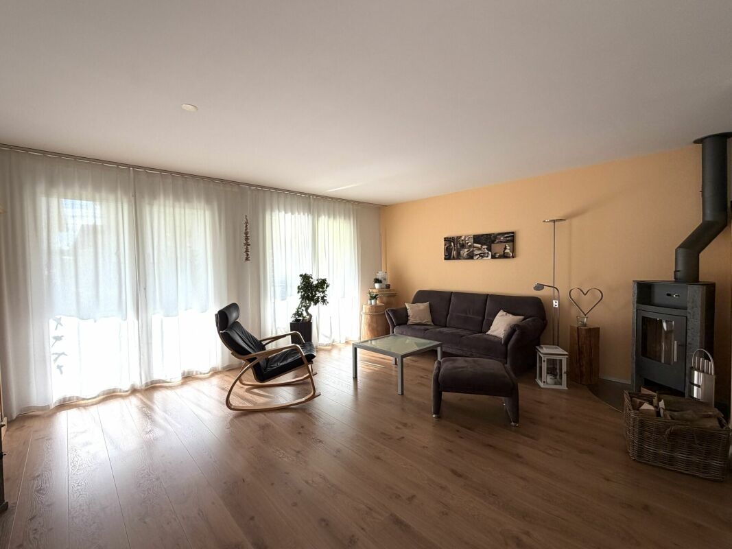 Doppeleinfamilienhaus an bester Lage zu verkaufen