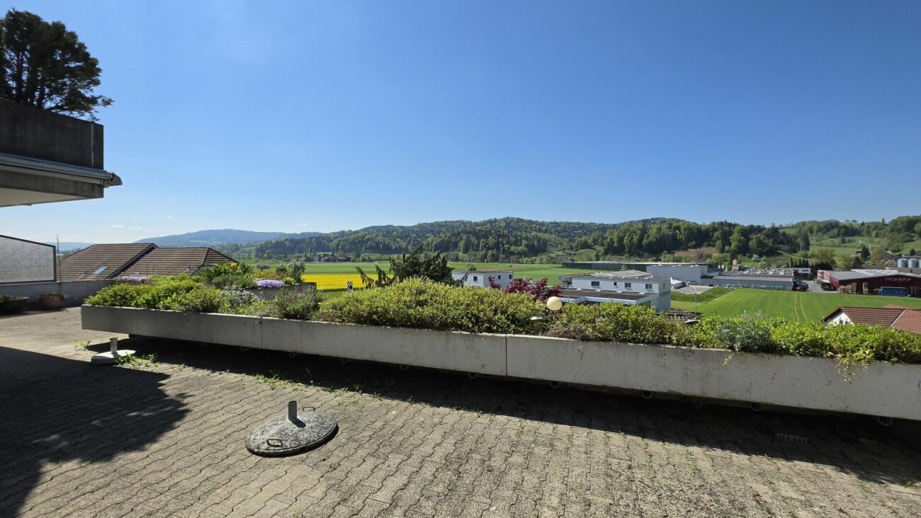 Terrassenwohnung an sonniger, ruhiger Lage und wunderbarer Aussicht