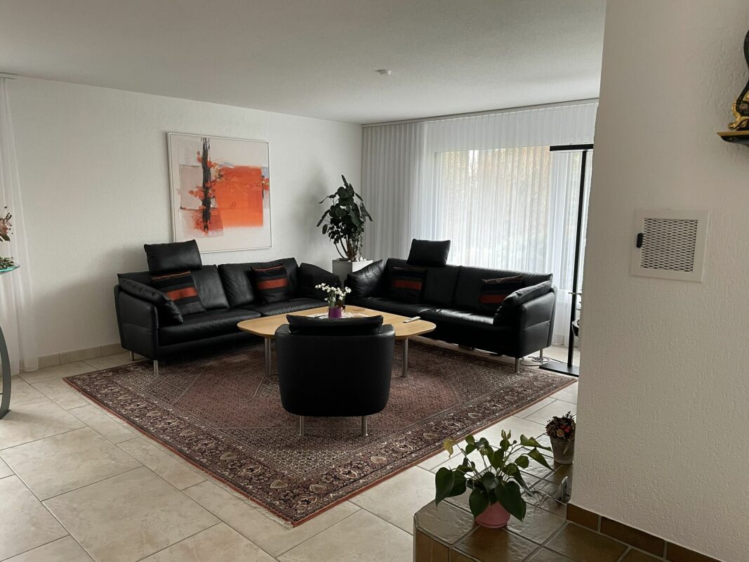 RESERVIERT - Top gepflegtes und sehr gut unterhaltenes 5 1/2 Zimmerhaus an zentraler Lage