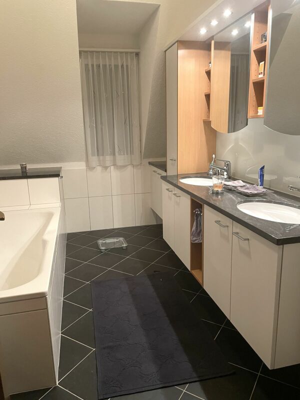 RESERVIERT - Top gepflegtes und sehr gut unterhaltenes 5 1/2 Zimmerhaus an zentraler Lage