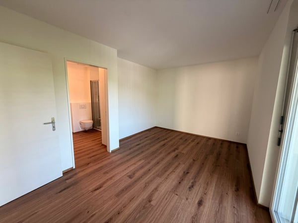 Erstbezug: sonnige 3.5 Zimmer-Wohnung mit Aussicht an ruhiger Lage 7