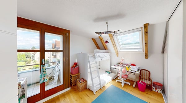 Stilvoll sanierte 4.5 Zimmer-Dachwohnung mit Charme, Cheminée und Südwest-Balkon 7