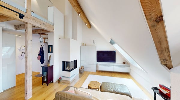 Stilvoll sanierte 4.5 Zimmer-Dachwohnung mit Charme, Cheminée und Südwest-Balkon 4