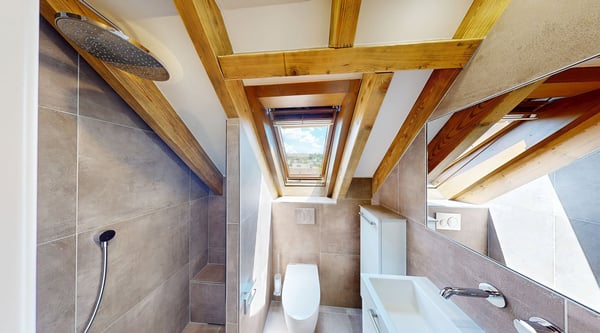 Stilvoll sanierte 4.5 Zimmer-Dachwohnung mit Charme, Cheminée und Südwest-Balkon 11