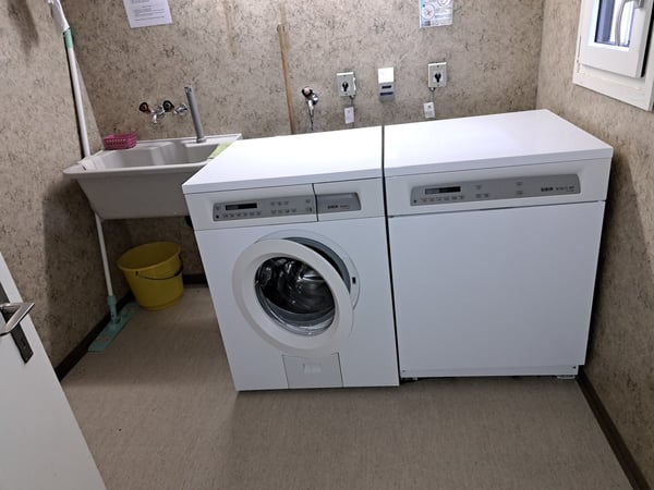 Wir vermieten  moderne, sonnige 1.5 (4,5Zi Grösse)- Zimmer-Wohnung mit Gartensitzplatz 14