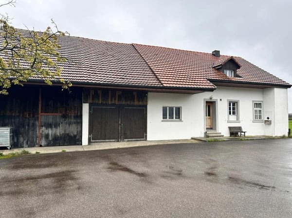 Freistehendes Haus mit endlosen Möglichkeiten, geeignet für private Pferdehaltung 1