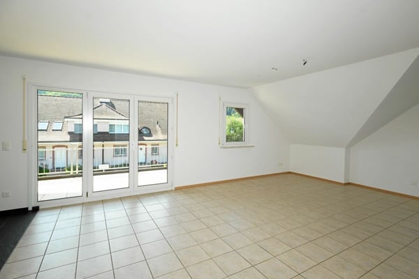 3.5 Zimmer Wohnung (108 m2) im 1. OG. zu vermieten Bättwil 2