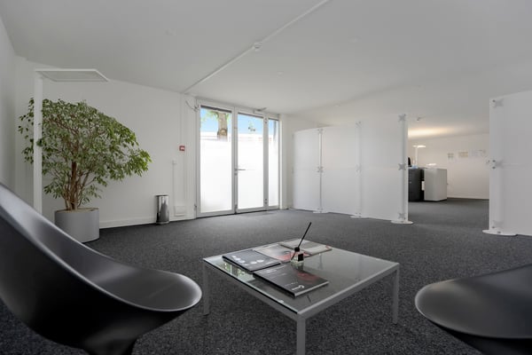 Moderne Büroräumlichkeiten im Erdgeschoss 9