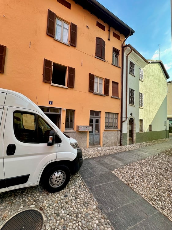 Gebäudekomplex mit Innenhof / Complesso di stabili con corte interna 2