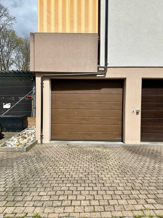 Modernisierte 3.5-Zimmerdachwohnung mit verglaster Terrasse und Garage 11
