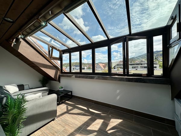 Modernisierte 3.5-Zimmerdachwohnung mit verglaster Terrasse und Garage 5