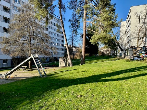 Helle Wohnung mit 2 Balkonen, Lift und Einstellhallenplatz 7