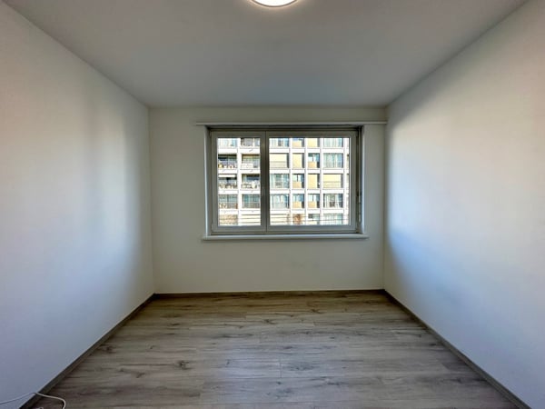 Helle Wohnung mit 2 Balkonen, Lift und Einstellhallenplatz 5