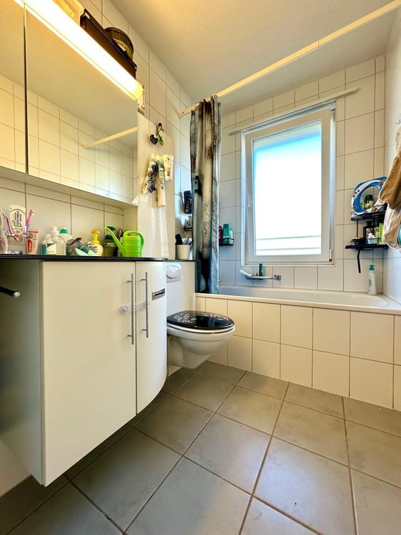 Helle Wohnung mit 2 Balkonen, Lift und Einstellhallenplatz 4