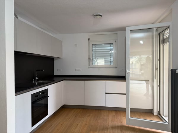 Elegante appartamento di 1.5 locali ad Ascona, con vista e balcone 2