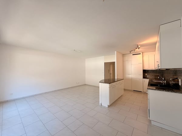 Luftige 2.5-Zimmer-Wohnung mit 2 Balkonen & einem Einstellhallenplatz 2