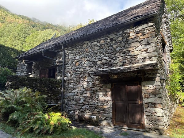 Casa Rustica di 2.5 Locali a Moghegno, Vallemaggia 3