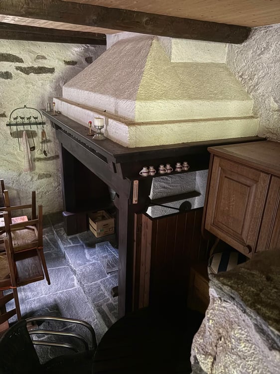 Casa Rustica di 2.5 Locali a Moghegno, Vallemaggia 8