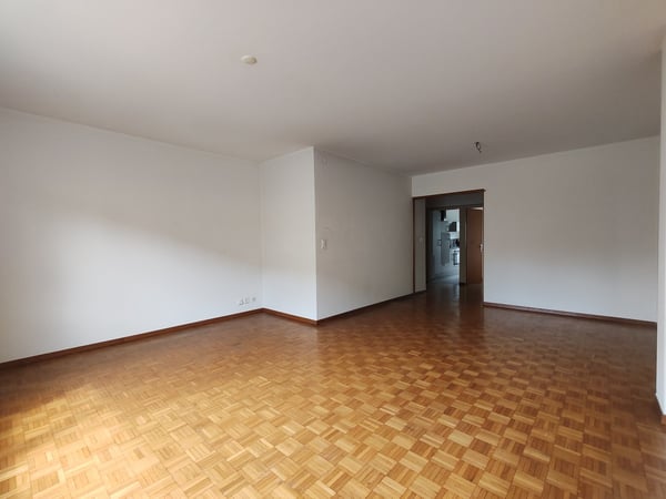 Helle 2-Zimmer-Wohnung mit Balkon an der Bäumlihofstrasse in Basel 3