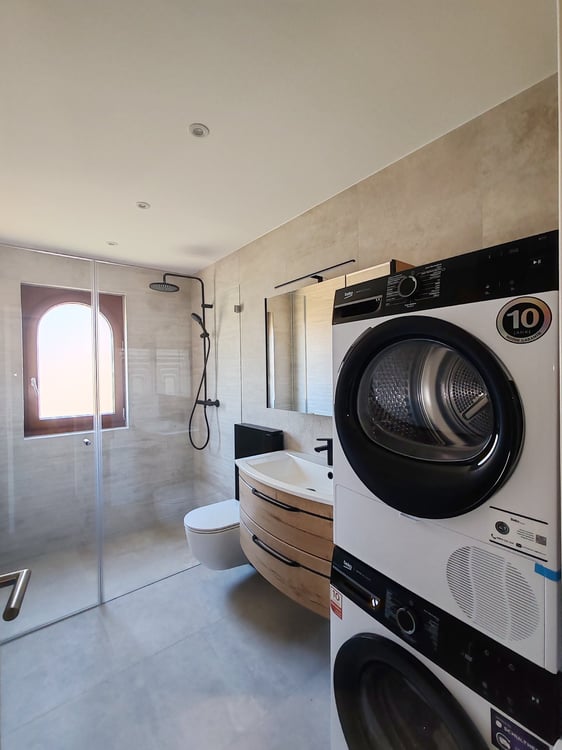Erstbezug nach Renovation – Helle 4.5-Zimmer-Wohnung mit zwei sonnigen Balkonen 7