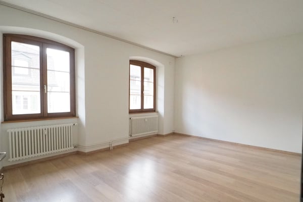Zu vermieten eine Grosszügige 6.5 Zimmer Duplex-/Maisonette-Wohnung im Stedtli Laufen. 4