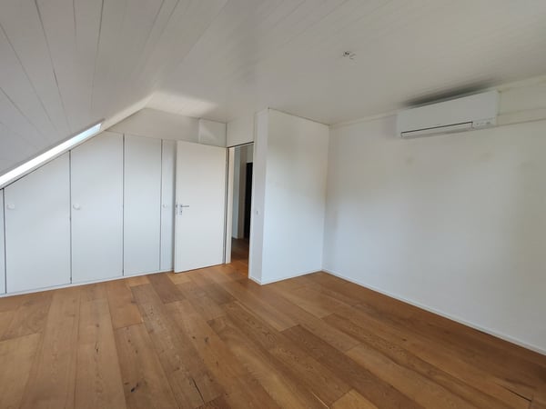 Exklusives 5½-Zimmer-Einfamilienhaus mit Garten, Balkon und Garage in Arlesheim 15
