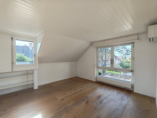Exklusives 5½-Zimmer-Einfamilienhaus mit Garten, Balkon und Garage in Arlesheim 12