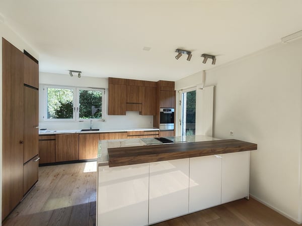 Exklusives 5½-Zimmer-Einfamilienhaus mit Garten, Balkon und Garage in Arlesheim 4