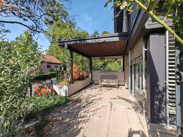 Exklusives 5½-Zimmer-Einfamilienhaus mit Garten, Balkon und Garage in Arlesheim 3