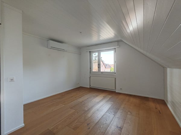Exklusives 5½-Zimmer-Einfamilienhaus mit Garten, Balkon und Garage in Arlesheim 14
