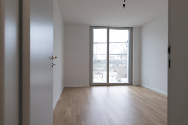 Zweitbezug: moderne 4.5 Zimmer- Maisonette Wohnung im Eigentumsstandard mit Sicht ins Grüne 8