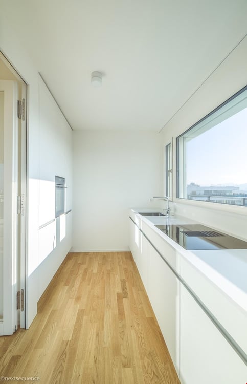 Helle 2.5-Zimmer-Wohnung mit Balkon und Stadtblick in Basel