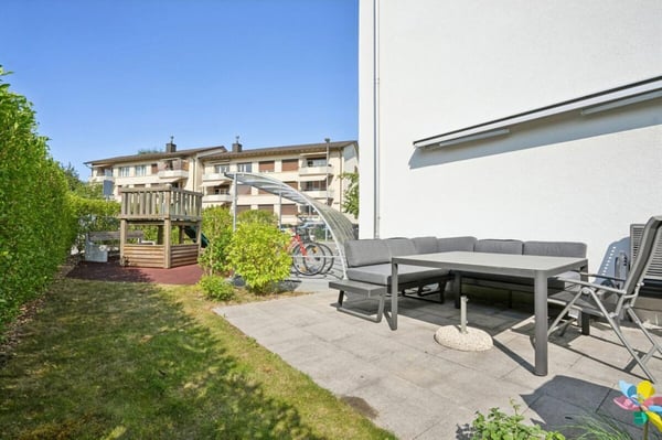 Helle 3.5-Zimmer-Wohnung mit Balkon in Bülach – sofort verfügbar