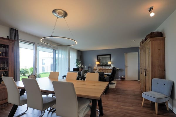 Charmante 2.5-Zimmer-Wohnung mit Balkon in Richterswil 8