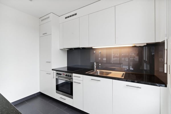 Helle 3.5-Zimmer-Wohnung mit Balkon und Aussicht in Adliswil