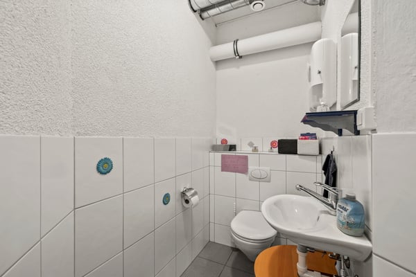 MODERNE GEWERBEFLÄCHE MIT EMPFANG UND DUSCHEN AN ZENTRALER LAGE 3