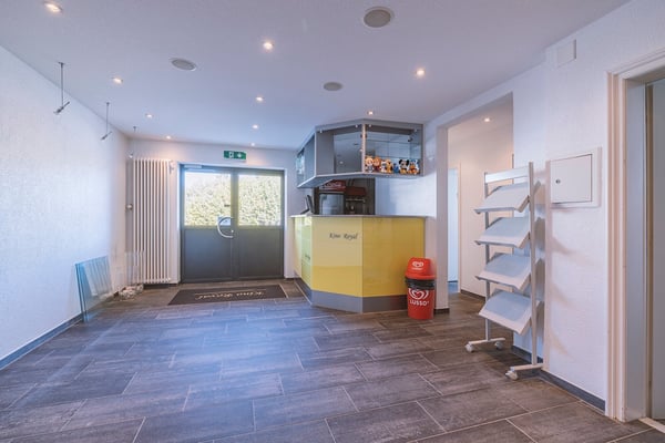 WOHN- UND GESCHÄFTSHAUS MIT GESCHICHTE - EHEMALIGES KINO MIT POTENTIAL 2