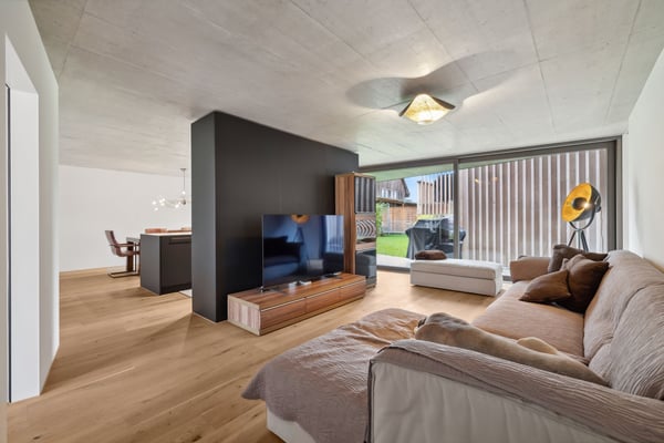 HELLE 1.5-ZIMMER-WOHNUNG MIT BODENTIEFEN FENSTERN UND GRÜNFLÄCHE 2