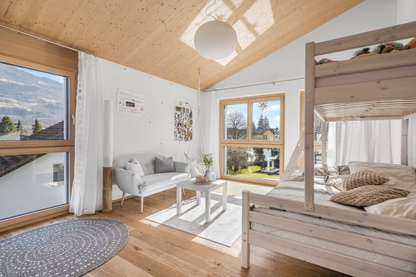 RAFFINIERT UND MODERN: FREISTEHENDES EINFAMILIENHAUS AN RUHIGER LAGE 6