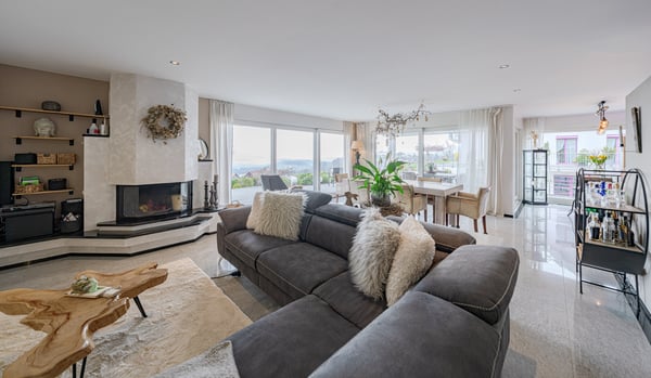 IMPOSANTE VILLA MIT SEE- UND ALPENSICHT 2