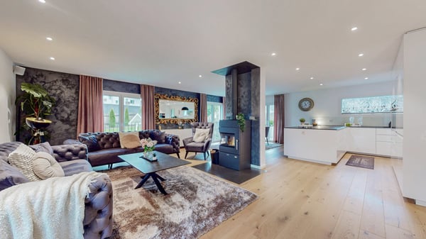 FREISTEHENDES EINFAMILIENHAUS IN BUCHS (SG) – KOMPLETT RENOVIERT 2022 MIT GROSSZÜGIGEM GARTEN 2