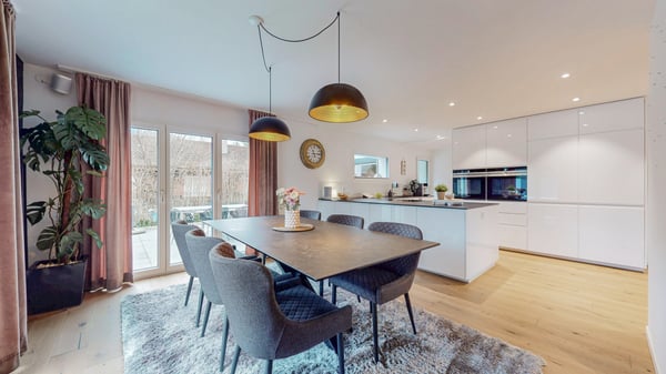 FREISTEHENDES EINFAMILIENHAUS IN BUCHS (SG) – KOMPLETT RENOVIERT 2022 MIT GROSSZÜGIGEM GARTEN 3