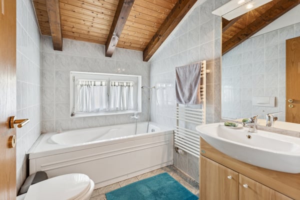 BADEOASIS MIT PALMEN UND POOL 6