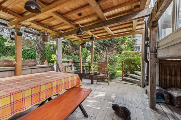 BADEOASIS MIT PALMEN UND POOL 7