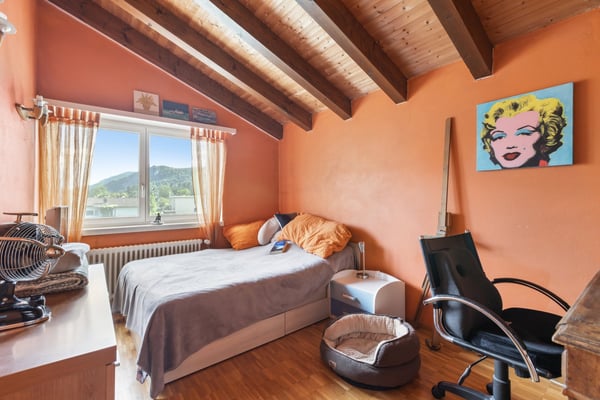 BADEOASIS MIT PALMEN UND POOL 5