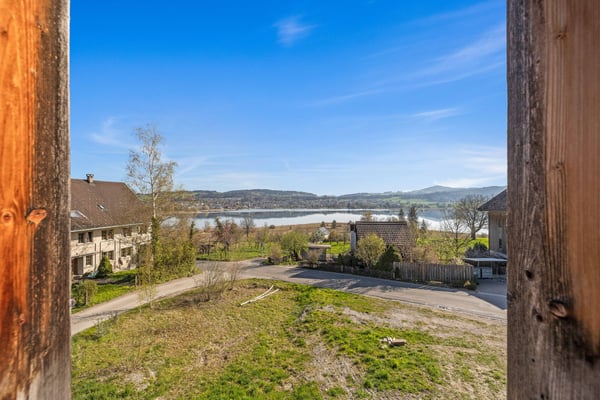 CHARMANTES REIHENEINFAMILIENHAUS MIT SEESICHT UND SCHWEDENOFEN IN PFÄFFIKON 7